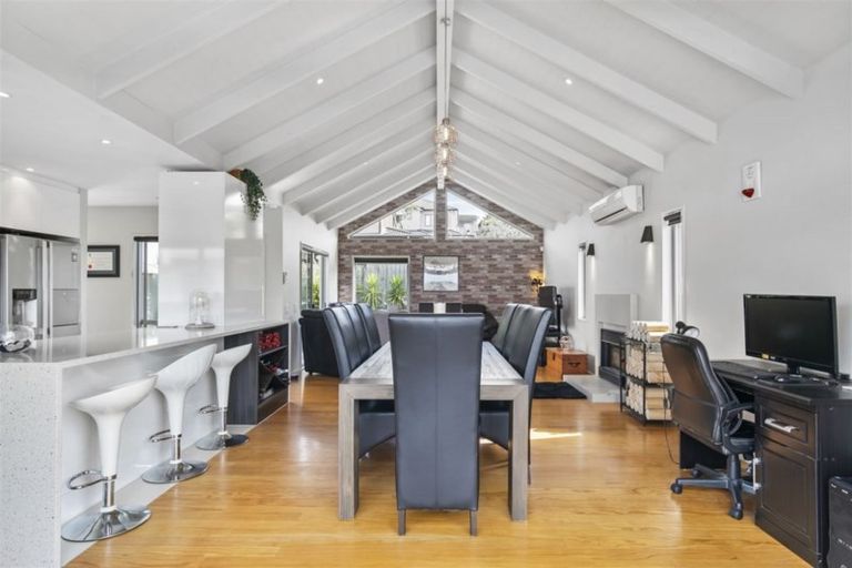 Photo of property in 45 San Valentino Drive, Henderson, Auckland, 0612