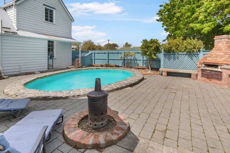 Photo of property in 15 Daniell Street, Bulls, 4818