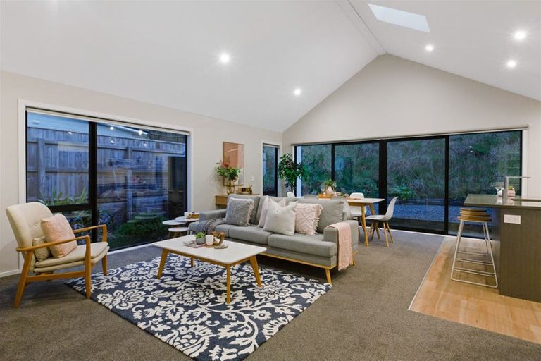 Photo of property in 49a Banks Boulevard, Whitby, Porirua, 5024