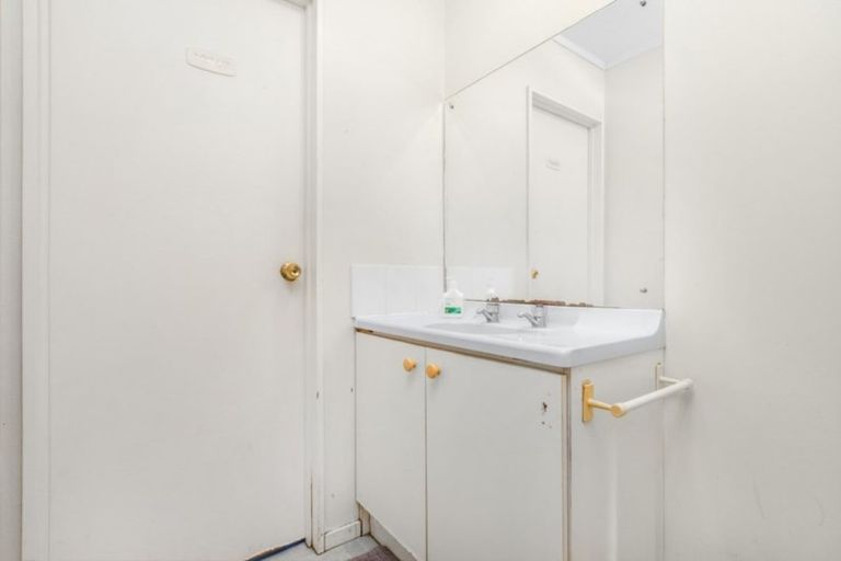 Photo of property in 3/3 Eulogy Place, Randwick Park, Auckland, 2105