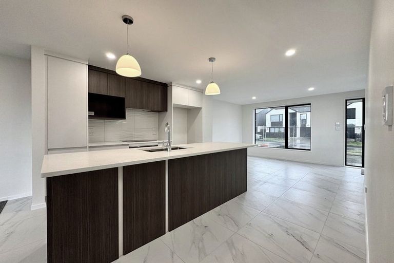 Photo of property in 18 Paapaakiri Loop, Takanini, 2112