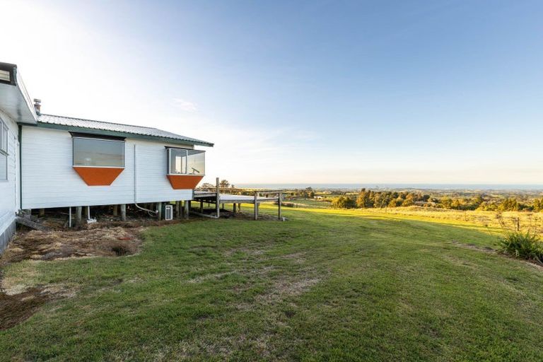 Photo of property in 1568 Carrington Road, Hurworth, New Plymouth, 4371