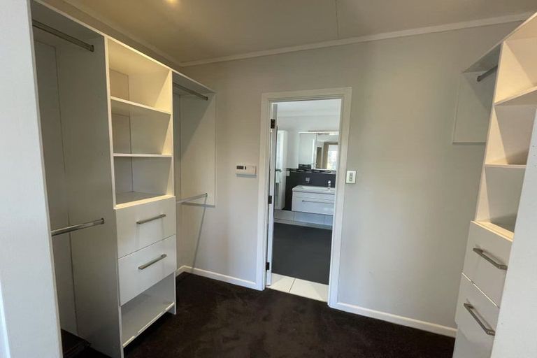 Photo of property in 25 Bradbury Road, Botany Downs, Auckland, 2010