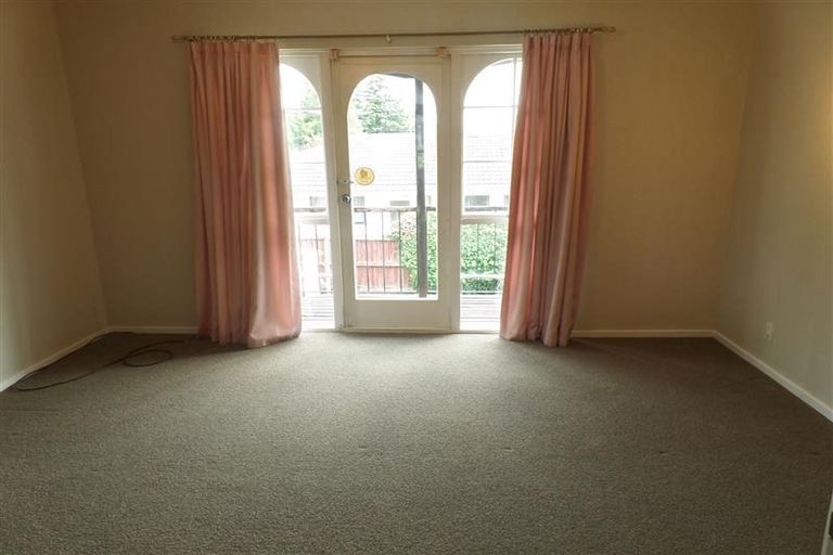 Photo of property in 16 Cashmere Road, Cashmere, Christchurch, 8022