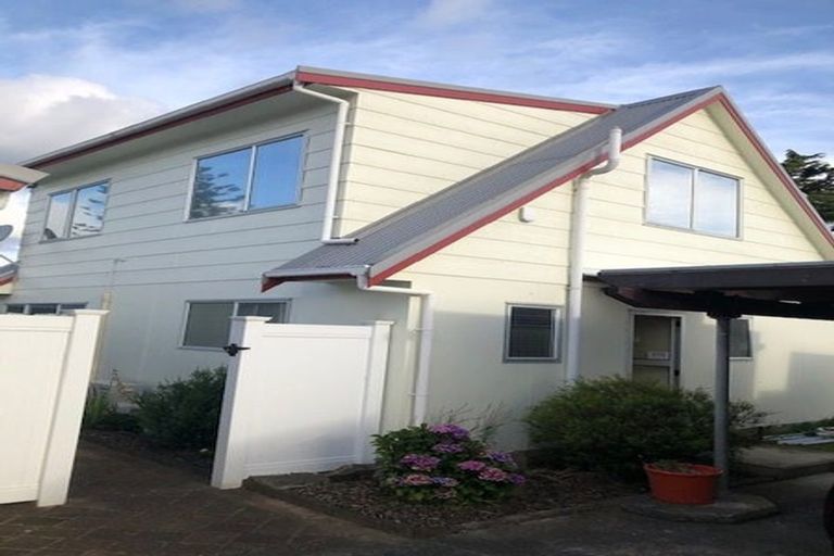 Photo of property in 3 Shepherds Road, Papakura, 2110