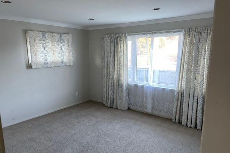 Photo of property in 15 Lucienne Place, Hillsborough, Christchurch, 8022