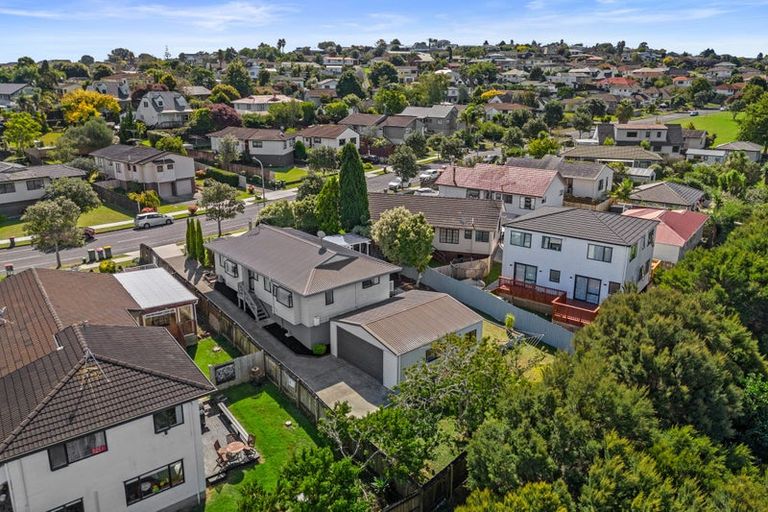 Photo of property in 37 Gosford Drive, Botany Downs, Auckland, 2010