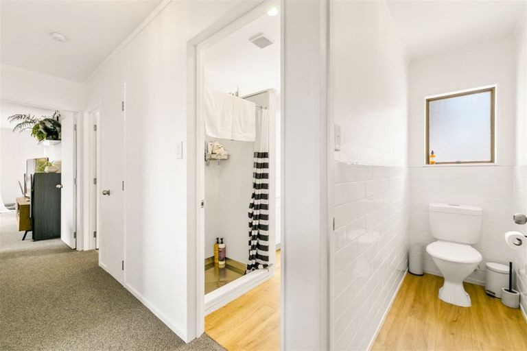 Photo of property in 2/28 Royal Road, Massey, Auckland, 0614