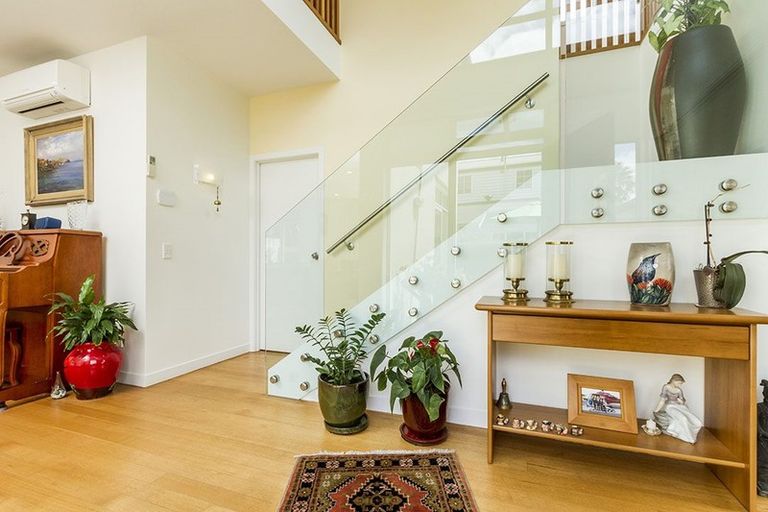 Photo of property in 8 Sylvan Park Avenue, Milford, Auckland, 0620