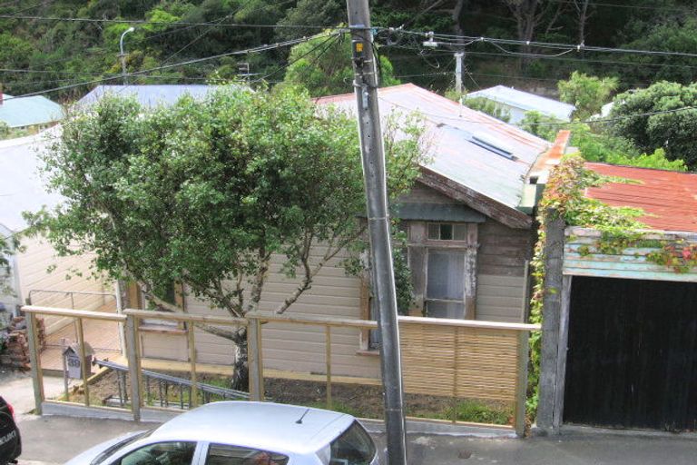 Photo of property in 39 Edinburgh Terrace, Berhampore, Wellington, 6023