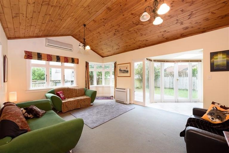 Photo of property in 95 Pohutukawa Street, Woburn, Lower Hutt, 5011