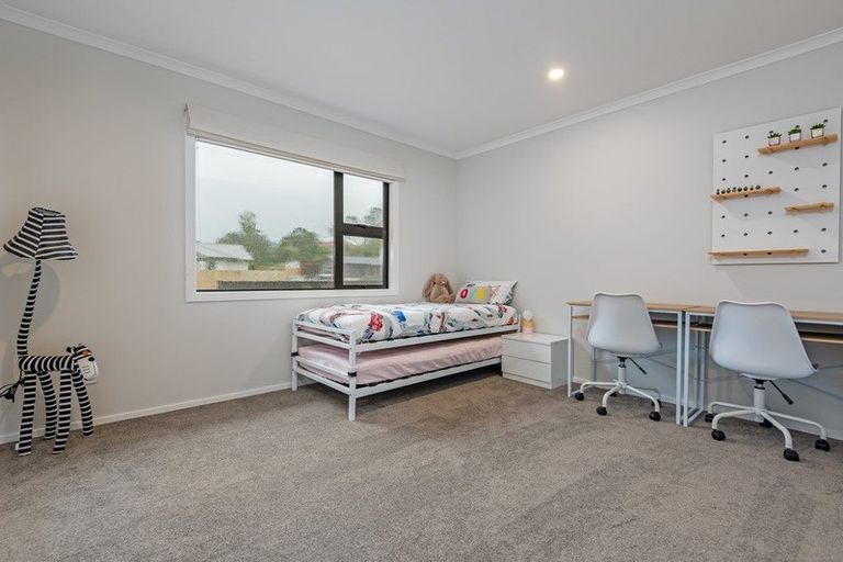 Photo of property in 1 Serenity Crescent, Kelvin Grove, Palmerston North, 4414