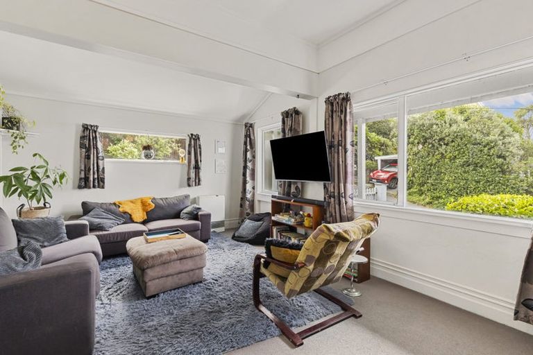 Photo of property in 3-5 Knoll Street, Island Bay, Wellington, 6023