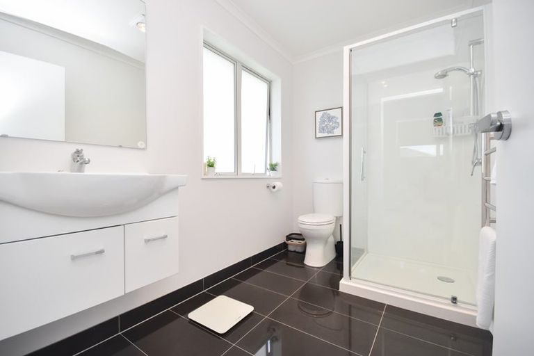 Photo of property in 37 Maylee Crescent, Gulf Harbour, Whangaparaoa, 0930