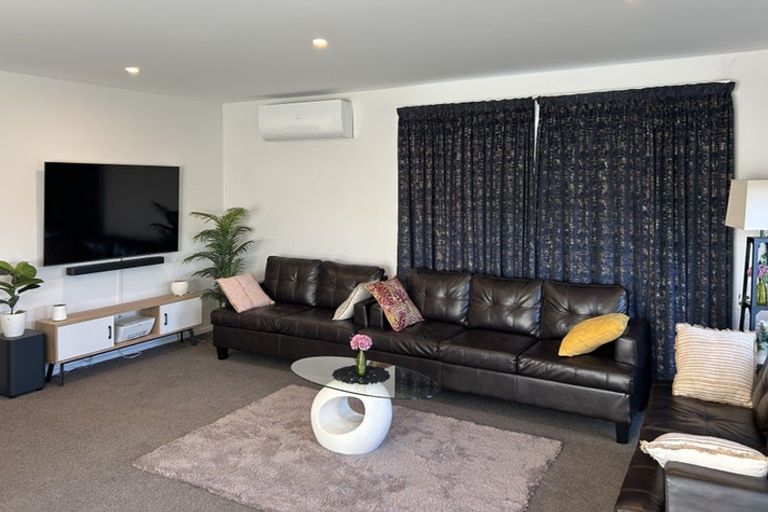 Photo of property in 19 Richard Hadlee Lane, Rolleston, 7615