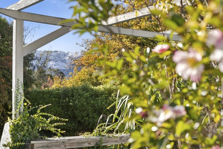 Photo of property in 32 Flora Dora Parade, Lake Hawea, Wanaka, 9382