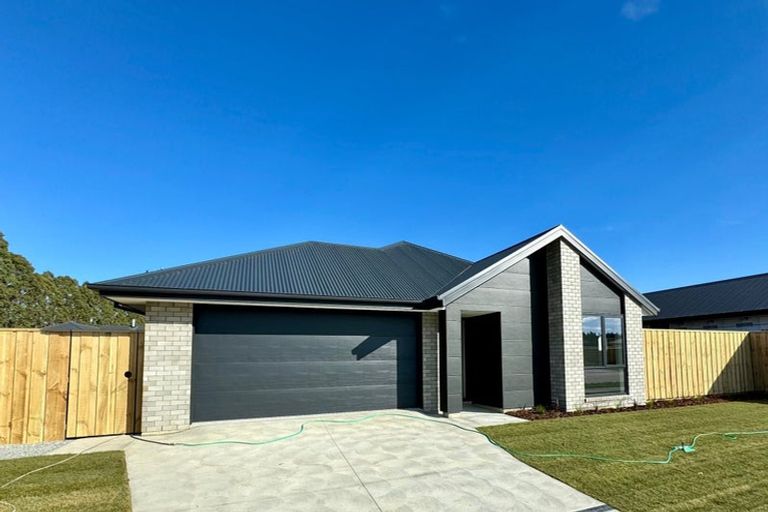 Photo of property in 27 Eric Crozier Road, Darfield, 7571