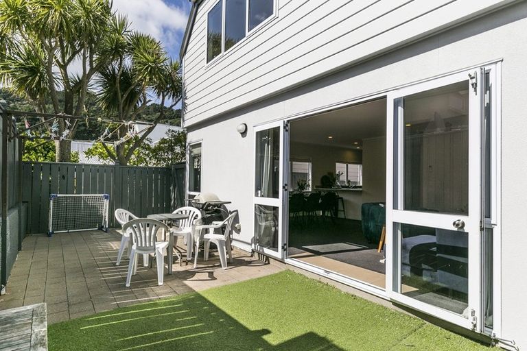 Photo of property in 10a Tutchen Avenue, Mount Victoria, Wellington, 6011