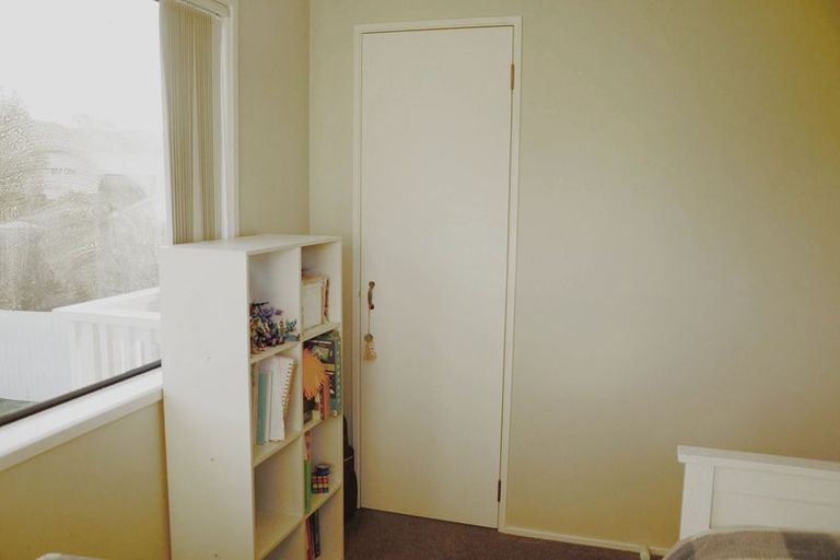 Photo of property in 2 Sheehan Road, Te Atatu South, Auckland, 0610