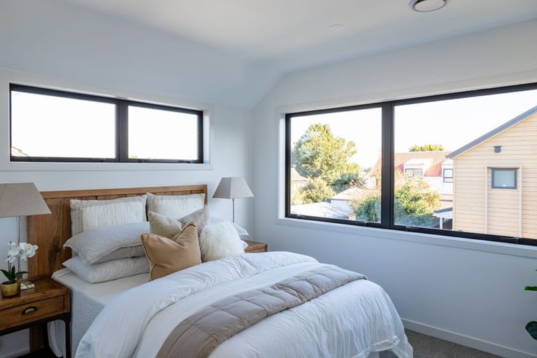 Photo of property in 11b Rangeview Road, Sunnyvale, Auckland, 0612