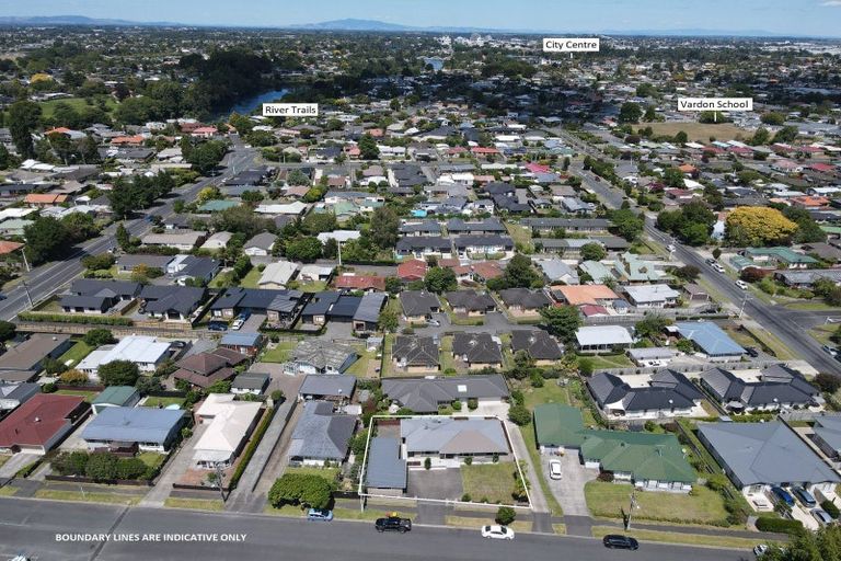 Photo of property in 6 Hilton Road, St Andrews, Hamilton, 3200