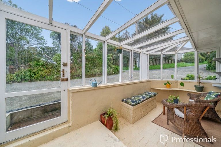 Photo of property in 57 Poto Road, Normandale, Lower Hutt, 5010