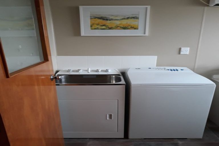 Photo of property in 66b Molyneux Avenue, Cromwell, 9310