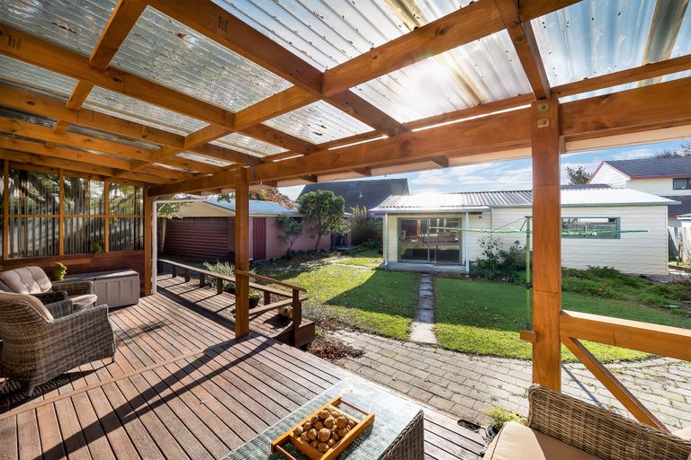 Photo of property in 23 Lochee Road, Upper Riccarton, Christchurch, 8041