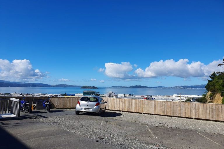 Photo of property in 4 London Road, Korokoro, Lower Hutt, 5012