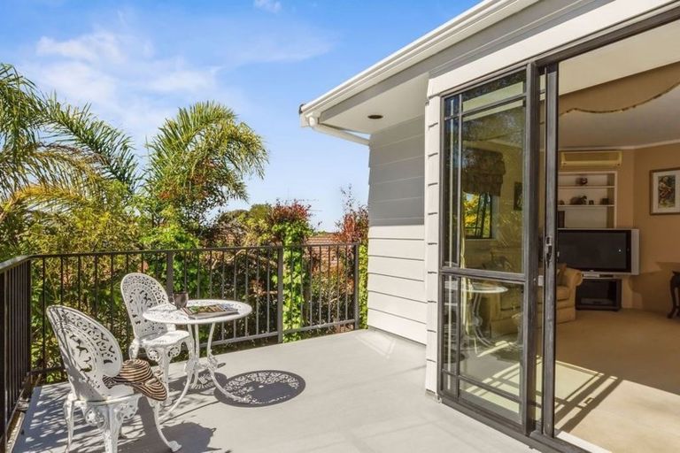 Photo of property in 11 Elmira Place, Browns Bay, Auckland, 0630