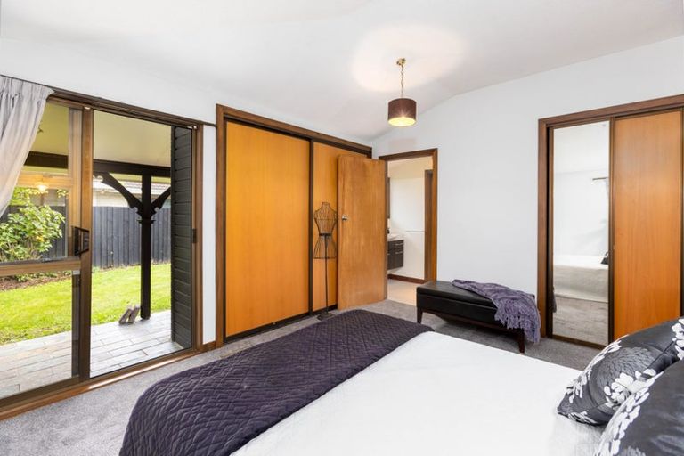 Photo of property in 270 Memorial Avenue, Burnside, Christchurch, 8053