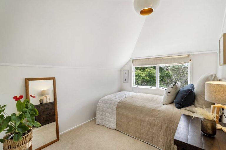 Photo of property in 13b Rodney Road, Northcote Point, Auckland, 0627