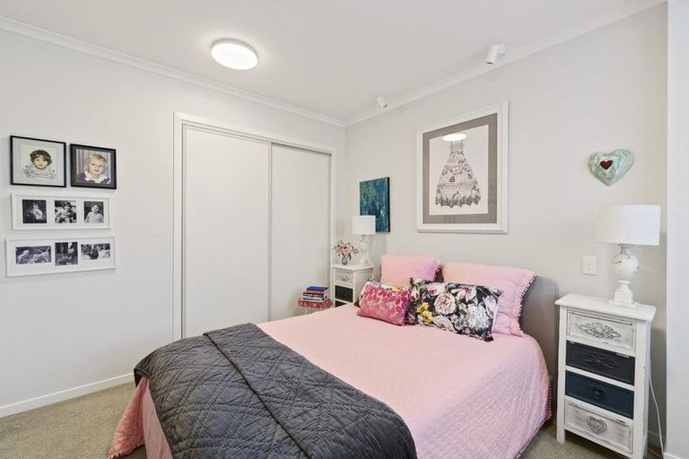 Photo of property in 168 Eaves Bush Parade, Orewa, 0931