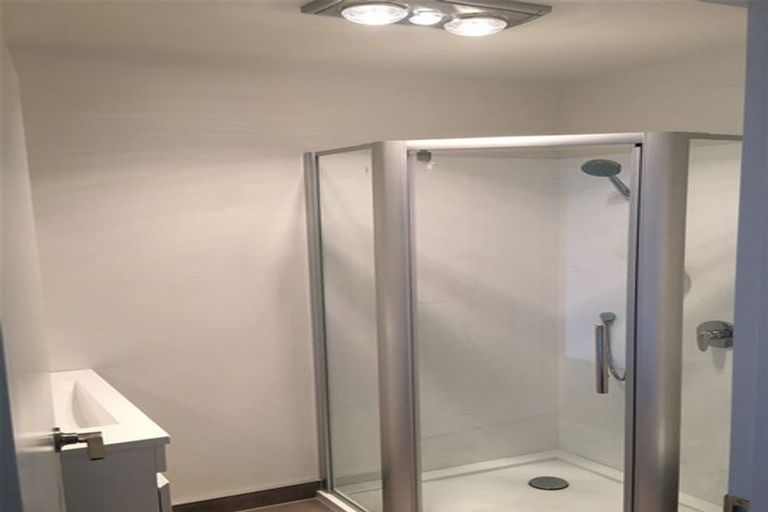 Photo of property in 3/7 South Pacific Place, Henderson, Auckland, 0612