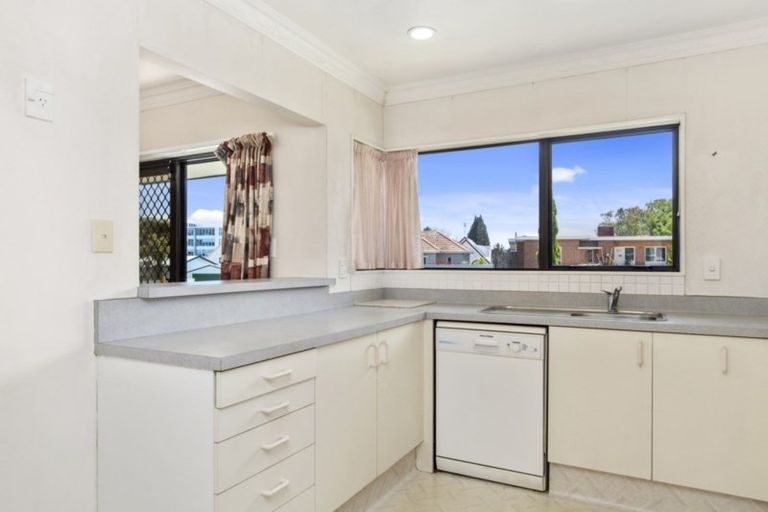 Photo of property in 1/24 Fourth Avenue, Tauranga, 3110