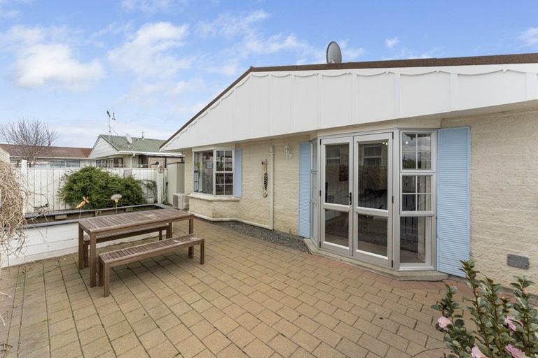 Photo of property in 30 Kent Street, Levin, 5510