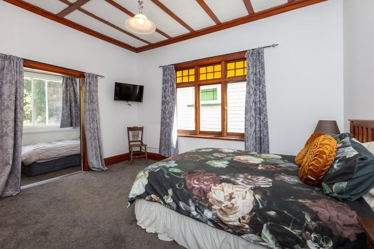 Photo of property in 57 Milton Road, Bluff Hill, Napier, 4110