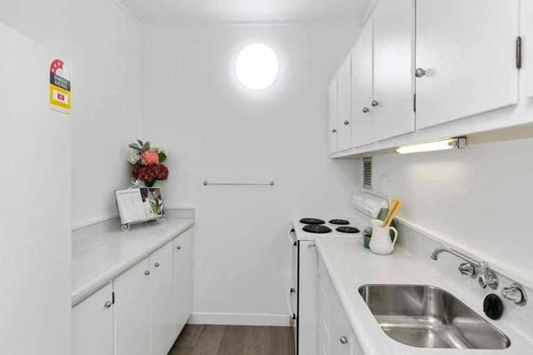 Photo of property in Hobson Court Flats, 22/70 Hobson Street, Thorndon, Wellington, 6011