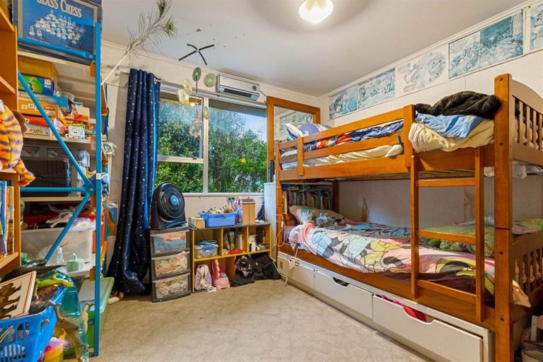 Photo of property in 6 Albemarle Place, Massey, Auckland, 0614