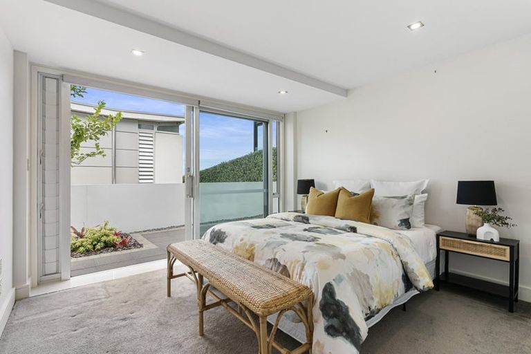 Photo of property in 11a Bournemouth Terrace, Murrays Bay, Auckland, 0630