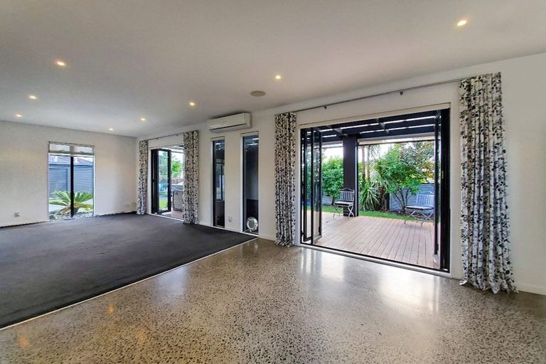 Photo of property in 29 Te Wharau Drive, Greenhithe, Auckland, 0632