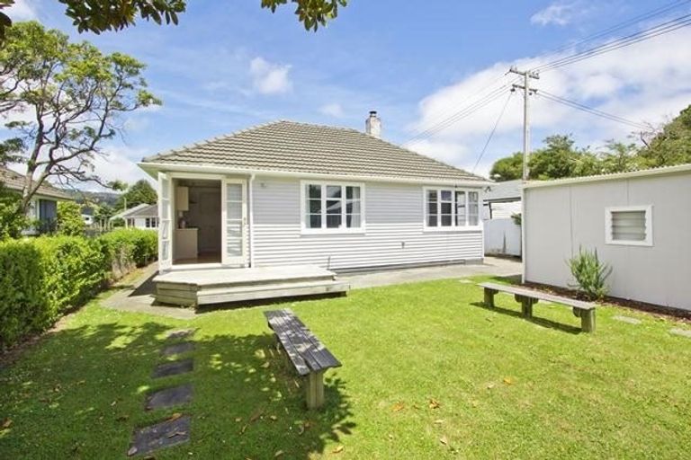 Photo of property in 124 Hewer Crescent, Naenae, Lower Hutt, 5011
