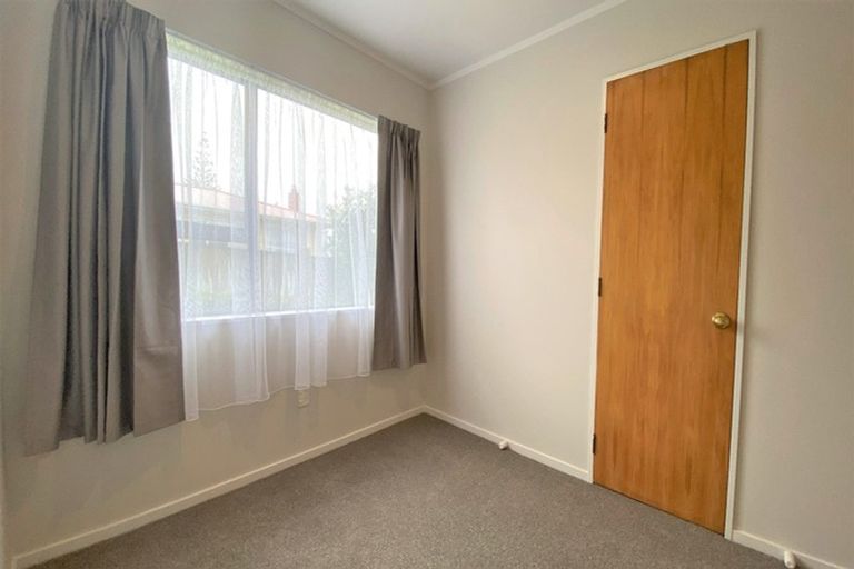 Photo of property in 2/116 Titirangi Road, New Lynn, Auckland, 0600