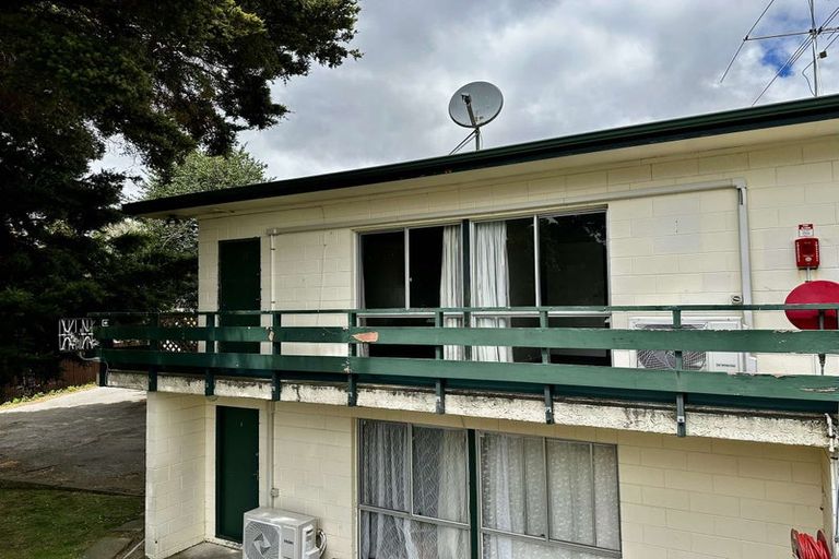 Photo of property in 3/12a Wood Street, Wallaceville, Upper Hutt, 5018