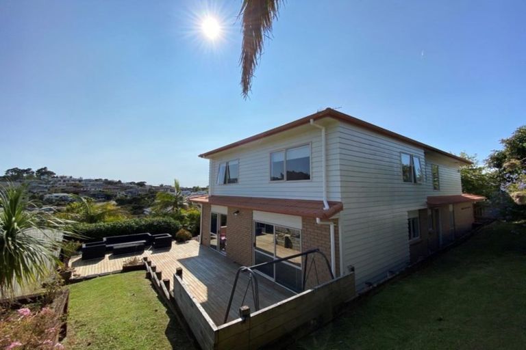 Photo of property in 14 Meharg Place, Fairview Heights, Auckland, 0632