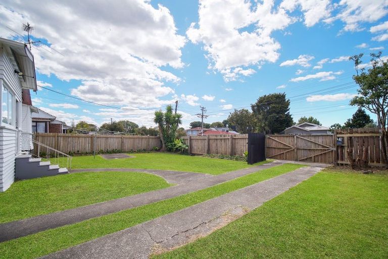 Photo of property in 1/36 Miro Street, New Lynn, Auckland, 0600