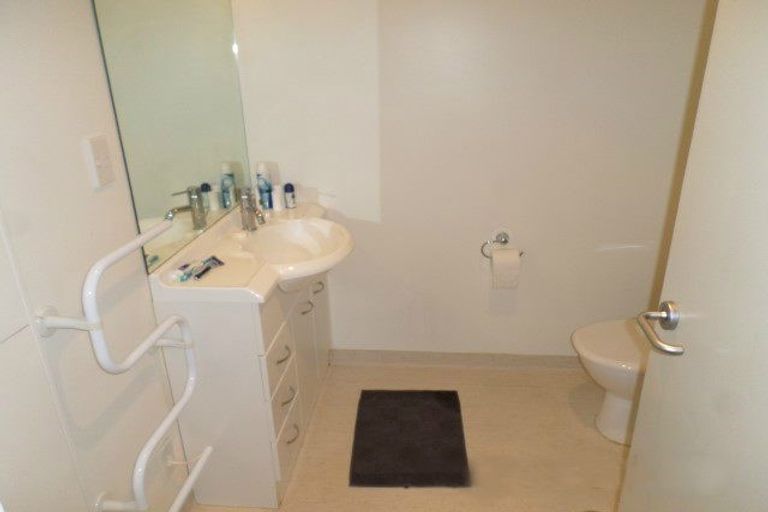 Photo of property in Terrace Heights Apartments, 2/163p The Terrace, Wellington Central, Wellington, 6011