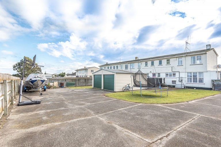 Photo of property in 54 Matipo Street, Castlecliff, Whanganui, 4501