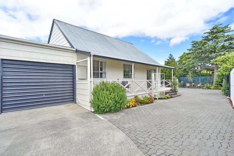 Photo of property in 1/24a Medina Crescent, Parklands, Christchurch, 8083