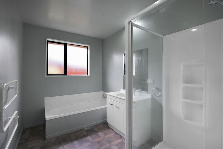 Photo of property in 17 Thomson Street, Tinwald, Ashburton, 7700